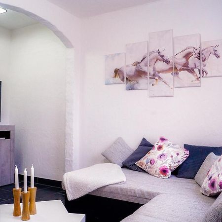 Moderne Ferienwohnung Black Beauty Auf Idyllischem Reiterhof Naehe Burg Eltz Münstermaifeld Buitenkant foto