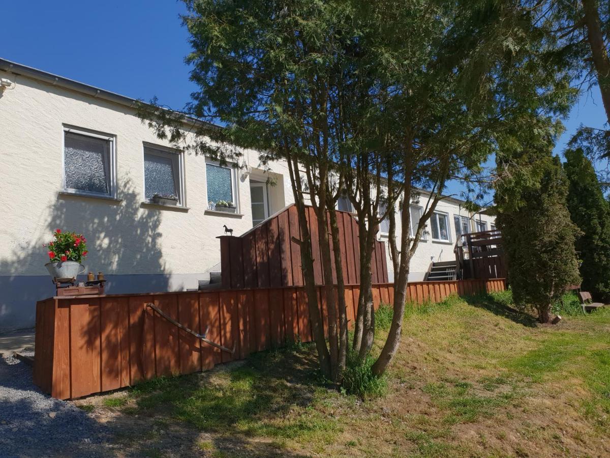 Moderne Ferienwohnung Black Beauty Auf Idyllischem Reiterhof Nahe Burg Eltz Münstermaifeld Buitenkant foto