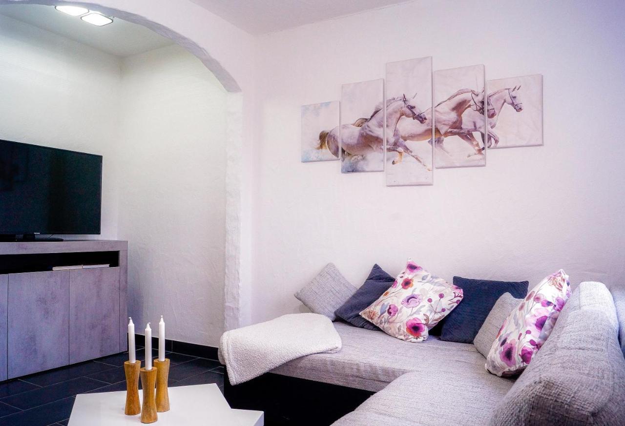Moderne Ferienwohnung Black Beauty Auf Idyllischem Reiterhof Naehe Burg Eltz Münstermaifeld Buitenkant foto